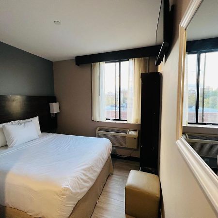ฮาวเวิร์ด จอห์นสัน บาย วินด์แฮม บรูกลิน Hotel นิวยอร์ก ภายนอก รูปภาพ